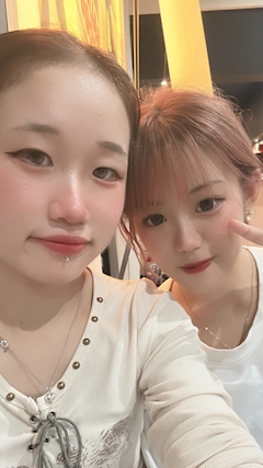 月輝「お友達とラウンドワン🎳」