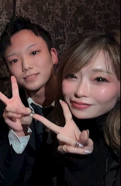 ⭐︎店長⭐︎「👑我が名はゆこママ。オーディンの帝王である。👑」