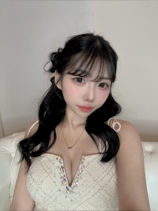 プロフィール写真2・🍓‪‎︎みりあAJ🐷ブログ9時・17時🩷｜