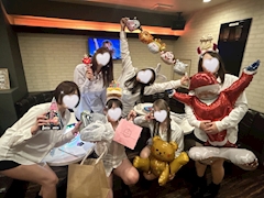 もも🖤 零 川崎店「りりちゃんのバースデー楽しかったなー！🎂今日から3日間はクラシカルメイド！！🫖🖤いつもとちょっと違う雰囲気のメイドです🐾あおいさんクラシカルメイド似合いすぎだから絶対みに来て欲しいな💭⸒⸒,,＞ヮ＜)」