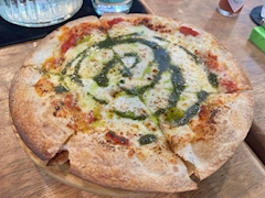 みずな「ピザ🍕」