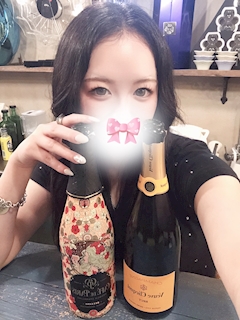 プロフィール写真5・よつは｜Girls Bar Luca 四谷三丁目店・ルカ - 四谷三丁目のガールズバー