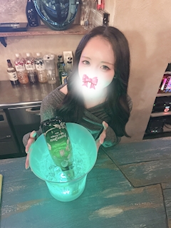 プロフィール写真3・よつは｜Girls Bar Luca 四谷三丁目店・ルカ - 四谷三丁目のガールズバー