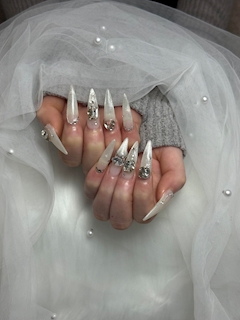 プロフィール写真21・よつは｜Girls Bar Luca 四谷三丁目店・ルカ - 四谷三丁目のガールズバー