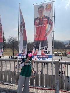 まお⚽️「サッカー福島遠征ラスト⚽️🟢キングカズ見れたー！！！神！👑😭」