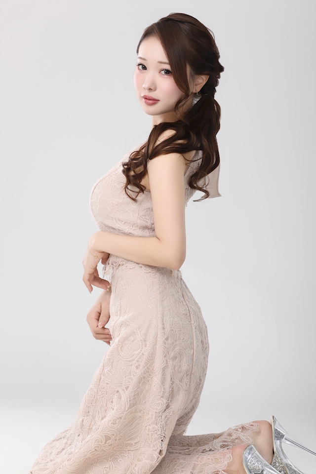 みく DEALUME