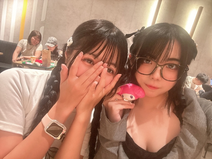 キャスト同士で撮影した仲良し写真