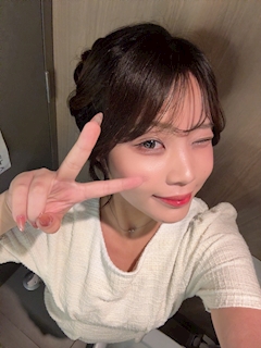 せら「お団子ヘアで出勤してます～🍡🫶」