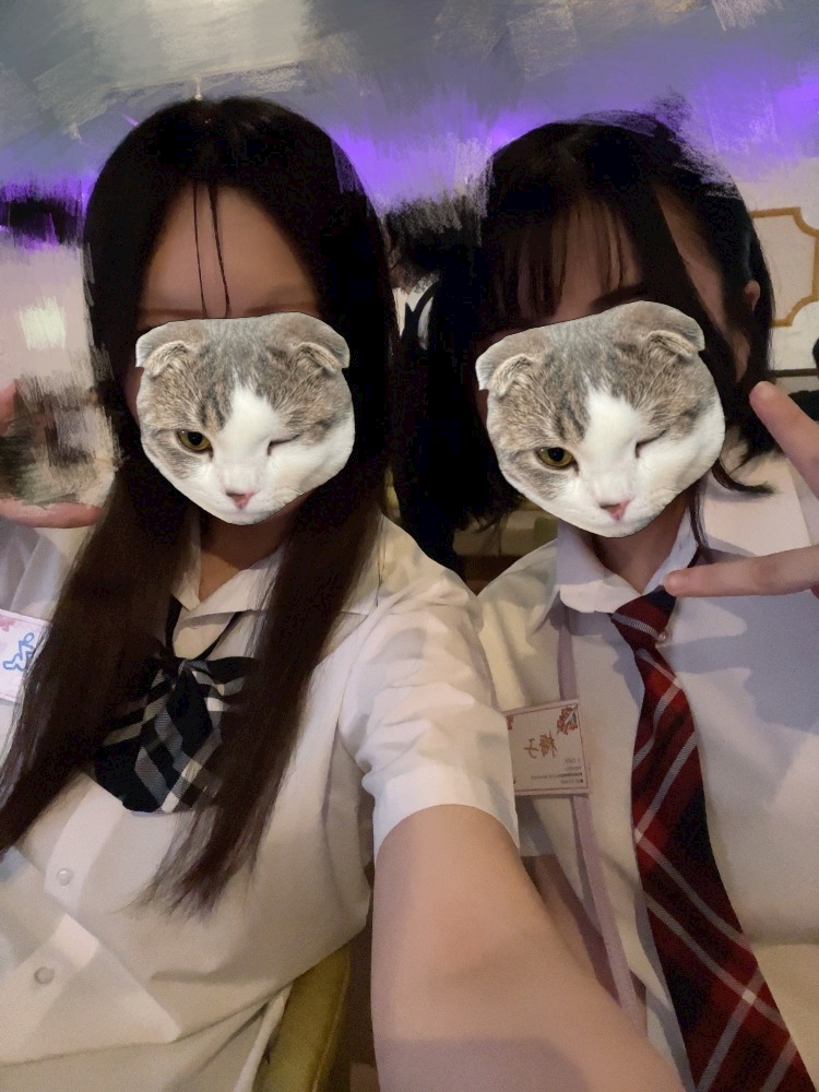 キャスト同士で撮影した仲良し写真