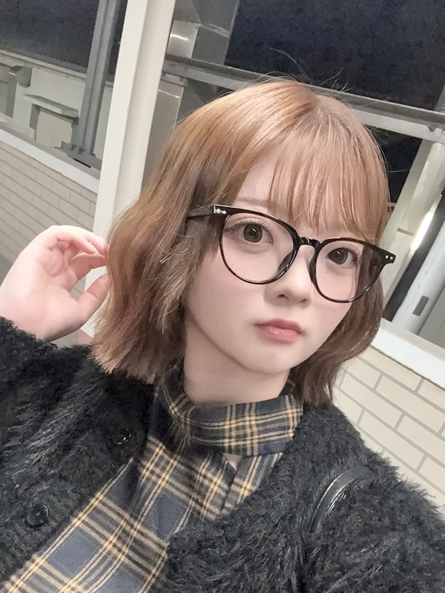 みり【関内🐈まかろん】 関内 ガールズバー まかろん