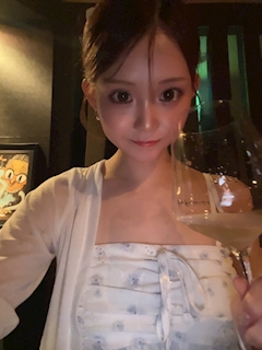 天華　あかね「1人飲み🍷」