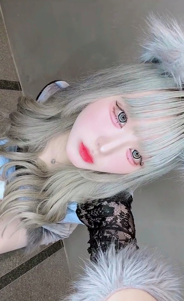 イヴ🐺オオカミちゃんカフェ梅田店🐺