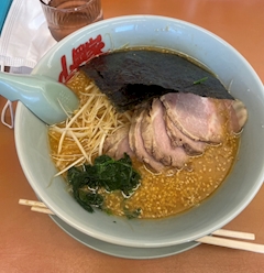ちか「初山岡家🍜」
