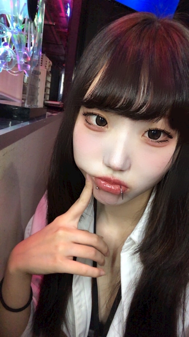なこ GIRL'S BAR JUNGLE