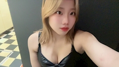 なつ「出勤してます✊🏻‪➿🎀」