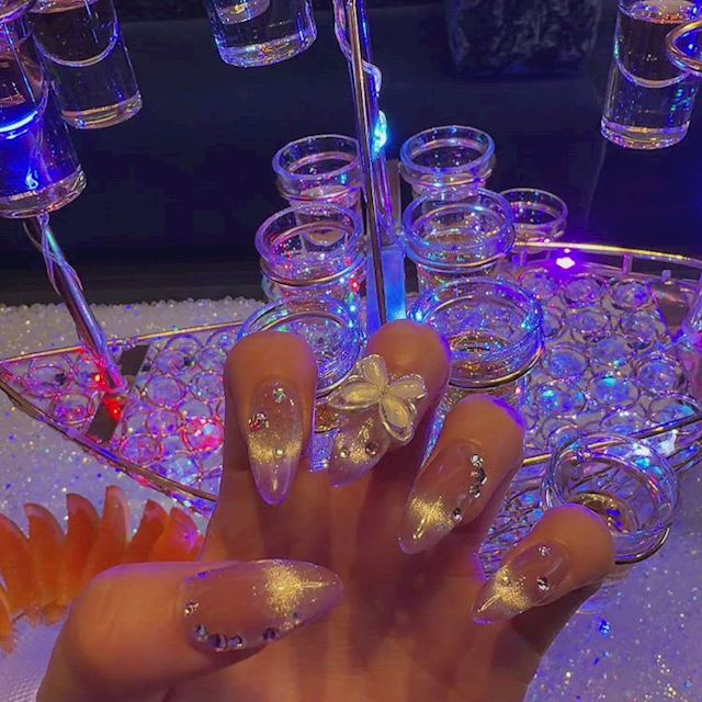 白愛 なつきのプロフ動画