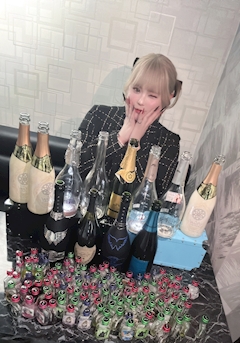 プロフィール写真2・しい|Girls Bar Noel・ノエル - 知立のガールズバー