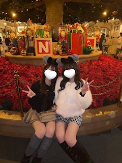 るな「夢の国🐭🎄♥️」