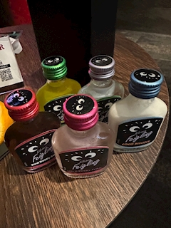 おもち「🍡🥃🍸🍹🍡」