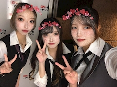 ライカ「バーテンダー🥂✨️」
