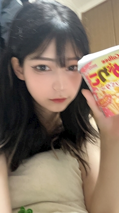 まいか「じゃがりこ（笑）載せ」