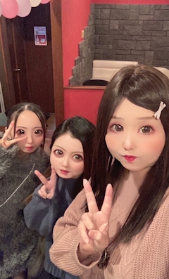 ゆきき「あと２日💪😆仲良くピースっ✌️」