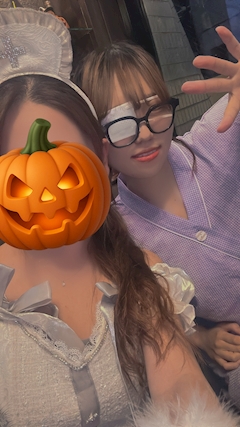 美咲 芹奈「はぴはぴはろうぃん🎃💗」