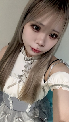 せら「スタバのんでますせらしゃんです🍎」