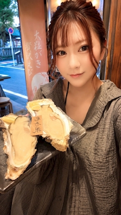 ✨みずほ✨【千葉・富士見みかん🍊】「今回のブログもニャンズ劇場～✨🐈‍⬛✨🐈✨相変わらず親バカ自己満ブログですが見てって貰えると嬉しいです🥹✨そして今夜は🌺華金🌺‼️盛り上がりますように🙇‍♀️✨」
