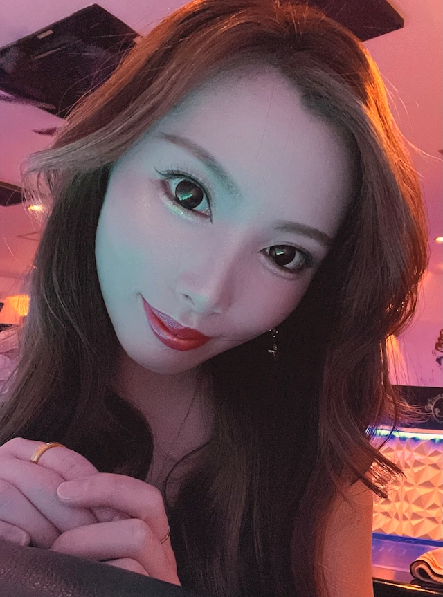 プロフィール写真6・カレン|