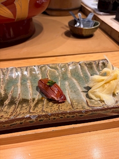 なこ「回らないお寿司🍣✨」