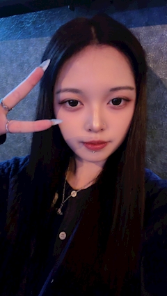 プロフィール写真2・エマ｜Girls Bar 鯉・コイ - 品川のガールズバー