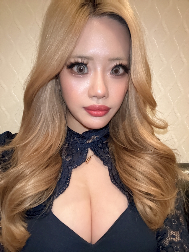 プロフィール写真1・🐵れん🐵‎🤍💋｜ミナミ ラウンジ・白い虹