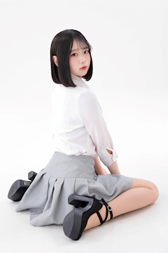 プロフィール写真5・まなか|KING&QUEEN・キングアンドクイーン - すすきののガールズバー