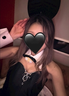 かりなバニー「雨だねーー🐰かりな🖤」