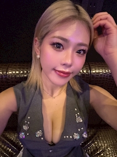 なみ「2/9 出勤です🥰」