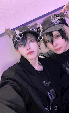 黒川👑秋葉原店「黒川、がうがうおそろっち」