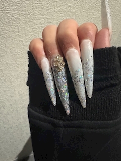 ゆうな「ネイル💅🏻」