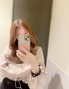 プロフィール写真2・ゆい｜BAR LOG IN・ログイン - 梅田のガールズバー