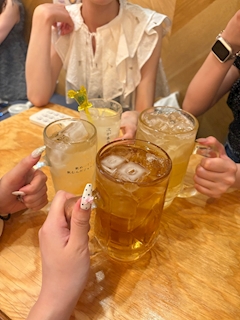 にいな「出勤しました⊂(  ᴖ ̫ᴖ)⊃🎶」