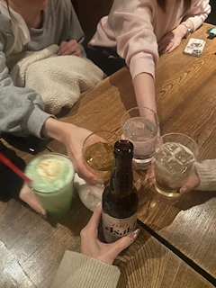 はなちゃん「美味美味ハッピ~新年会🍻」