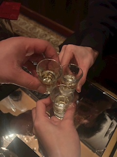 はなちゃん「昨日の良酔いの酔い🥂‎🤍」