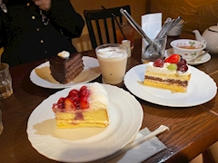 🕸️🃏明日花 りおな🫶🏿🐈‍⬛🛸「こころちゃんとりんちゃんと女子会」