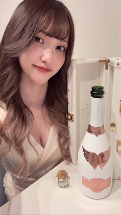 プロフィール写真10・月|しゃぶしゃぶgirl's BAR 夜遊・ヨアソビ - 本厚木駅北口のガールズバー