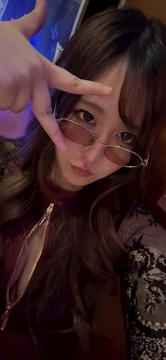 レイラ「明日はオーナー福田さんの誕生日🎉🎊💐👏」