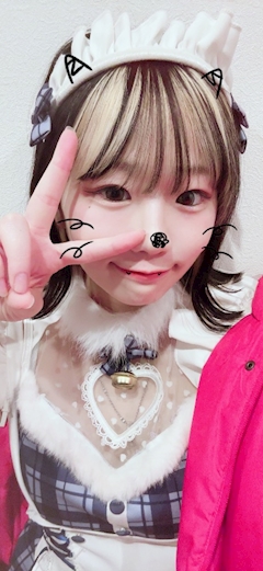 くろ【シュガーグループ】「今日もいるにゃ^^」