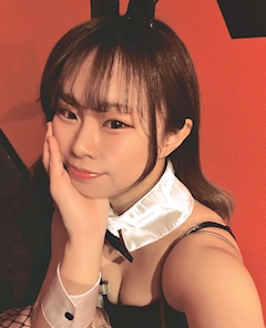 プロフィール写真2・こはく｜焼肉とバニーガール 池袋西口店 - 池袋西口のガールズバー