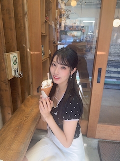 プロフィール写真5・しおり|コンカフェ&ラウンジ Hi-Potion・ハイポーション - 池袋東口のコンカフェ