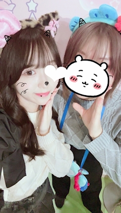 苺「ピューロランド行ってきました🌷🤍」