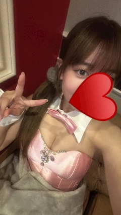 るなバニーガール「るなです🐰ᩚ🐰ᩚ寒暖差激しい😖」